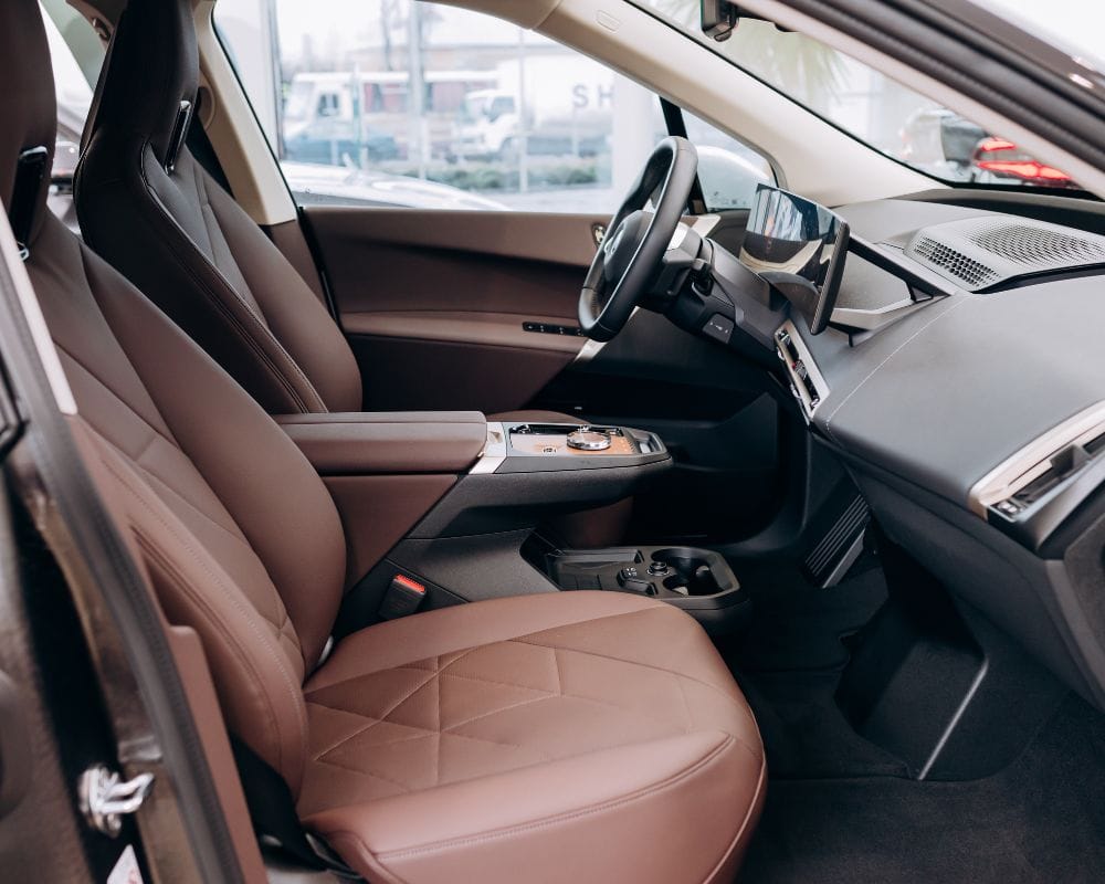 Giá Thuê Xe 4 Chỗ Có Tài Xế Đi City Tour 5 Tiếng